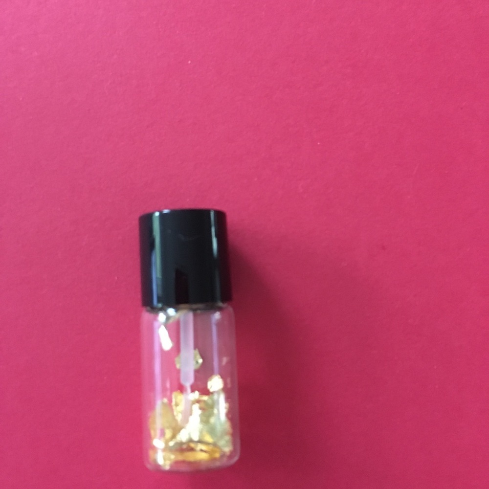 Chanel - Picture 5 of 7